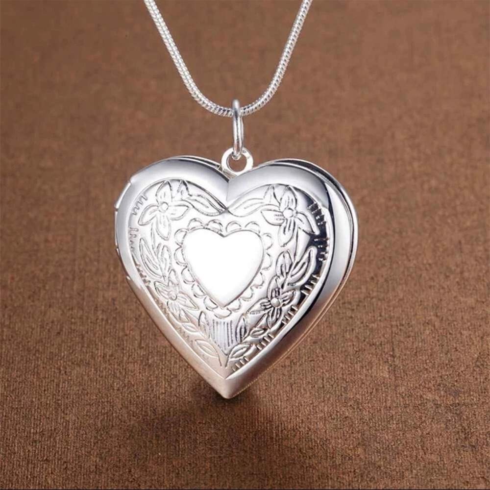 Sterling Silver Heart Necklace,
Locket Photo Picture Pendant 18"‼️FINAL